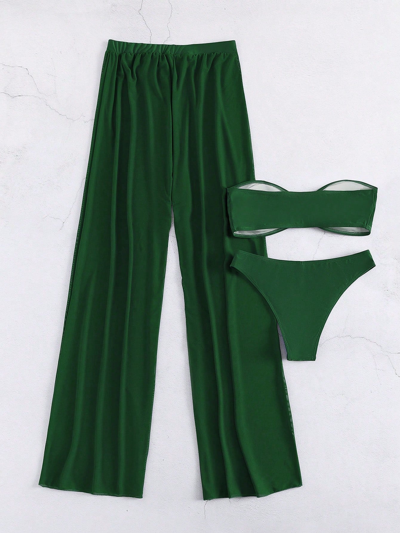 Conjunto biquini + saída de praia com calça