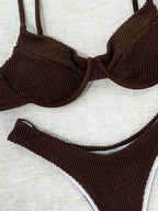 Biquíni Sensual Listrado com Sutiã Push-up e Corte Alto