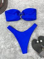 Biquíni com Sutiã Bandeau e Corte Alto