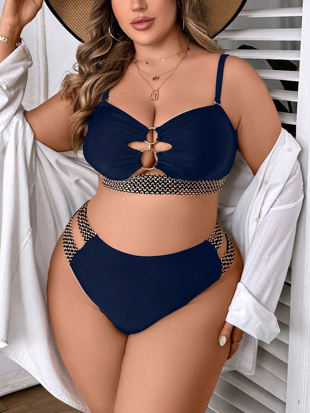 Biquíni Plus Size - Recortes e Detalhes Sofisticados
