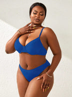 Biquíni Plus Size- Elegância Minimalista para o Verão