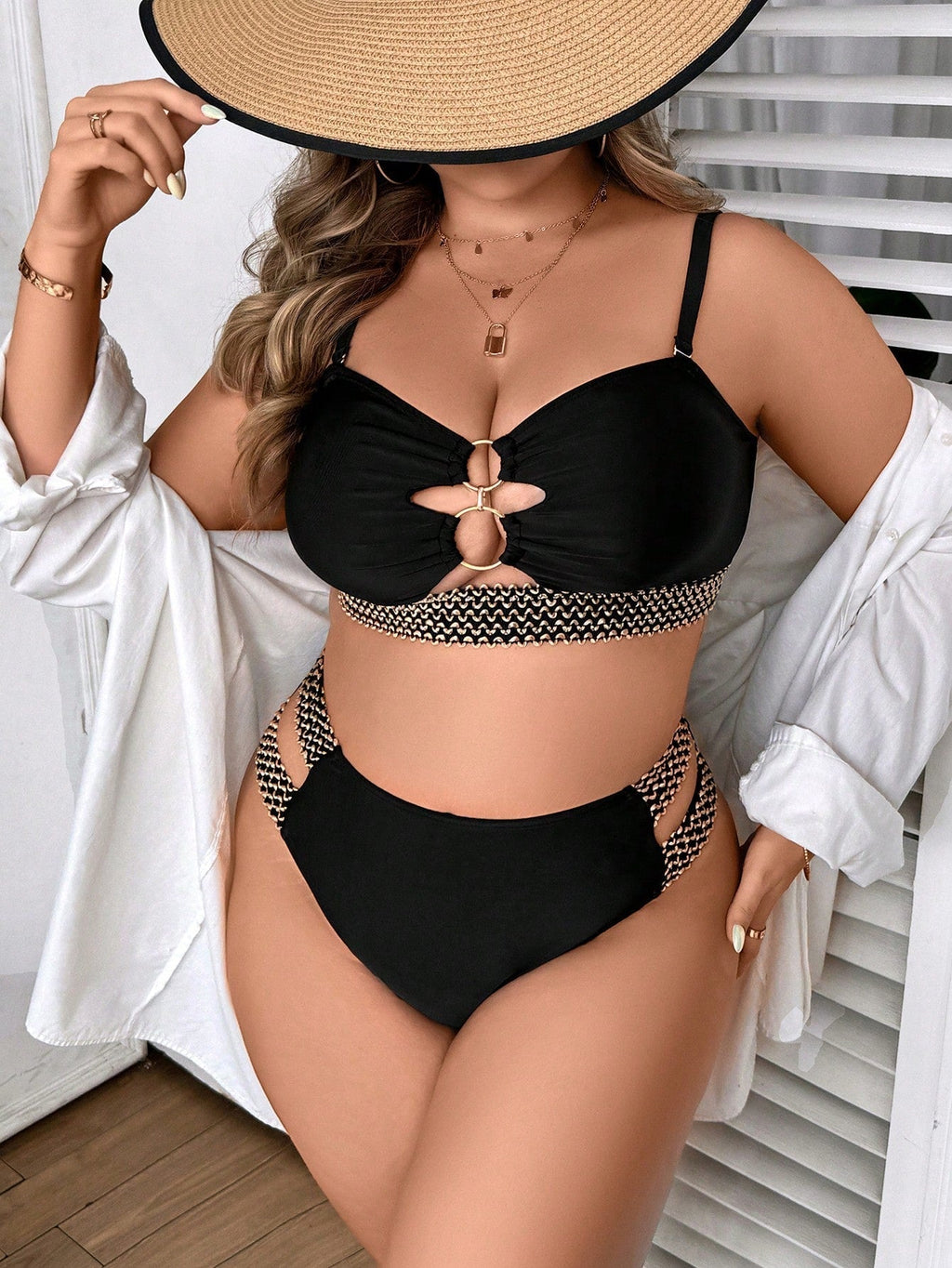Biquíni Plus Size - Recortes e Detalhes Sofisticados