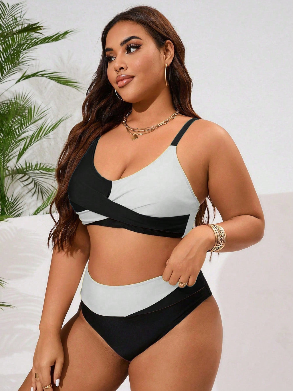 Biquíni Plus Size - Estilo com Blocos de Cor